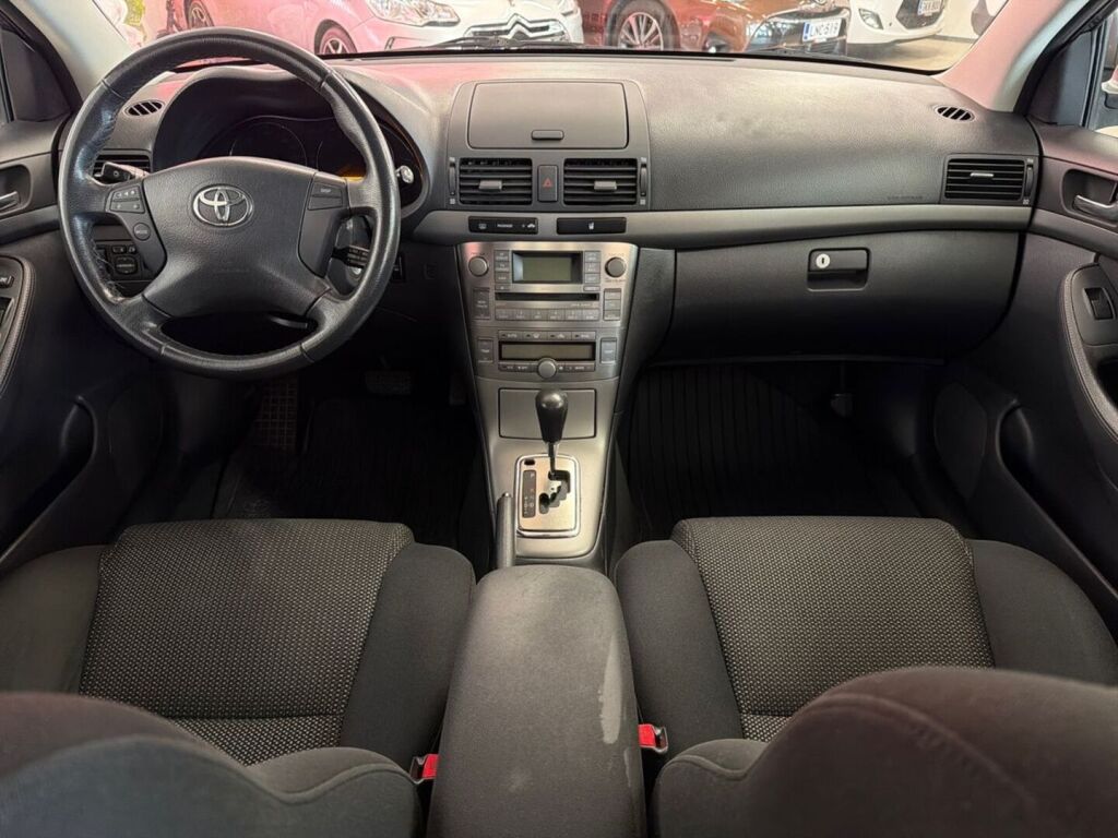 Toyota Avensis 2006 Vihreä