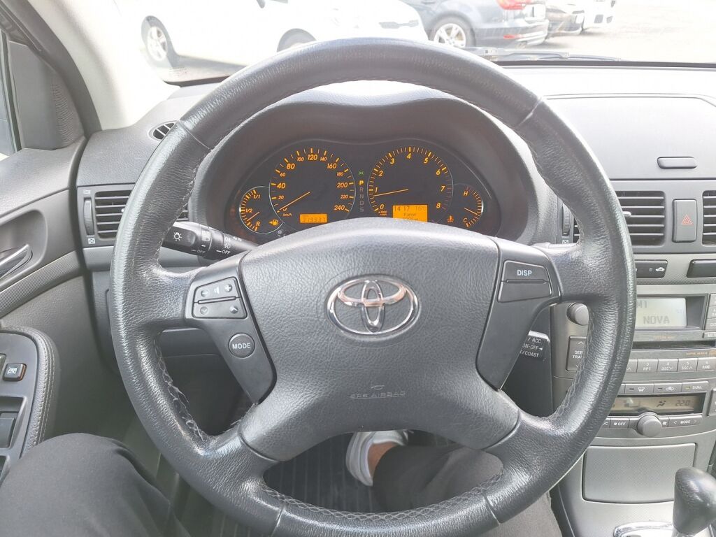 Toyota Avensis 2006 Vihreä