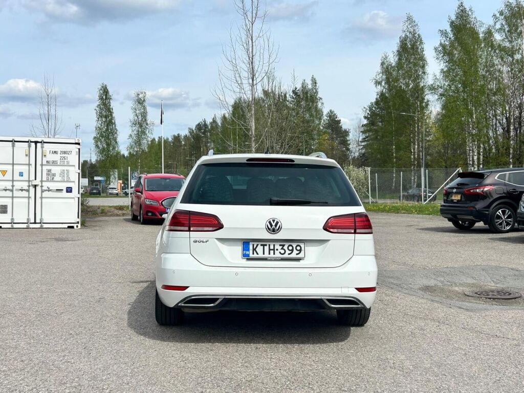 Volkswagen Golf 2018 Valkoinen