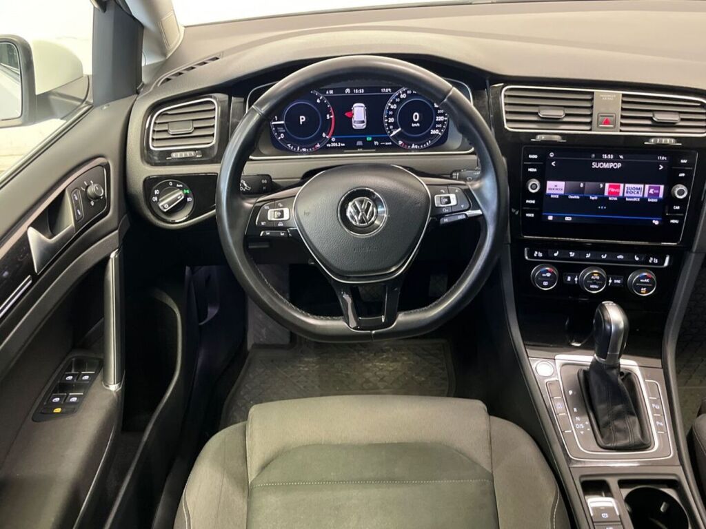 Volkswagen Golf 2018 Valkoinen