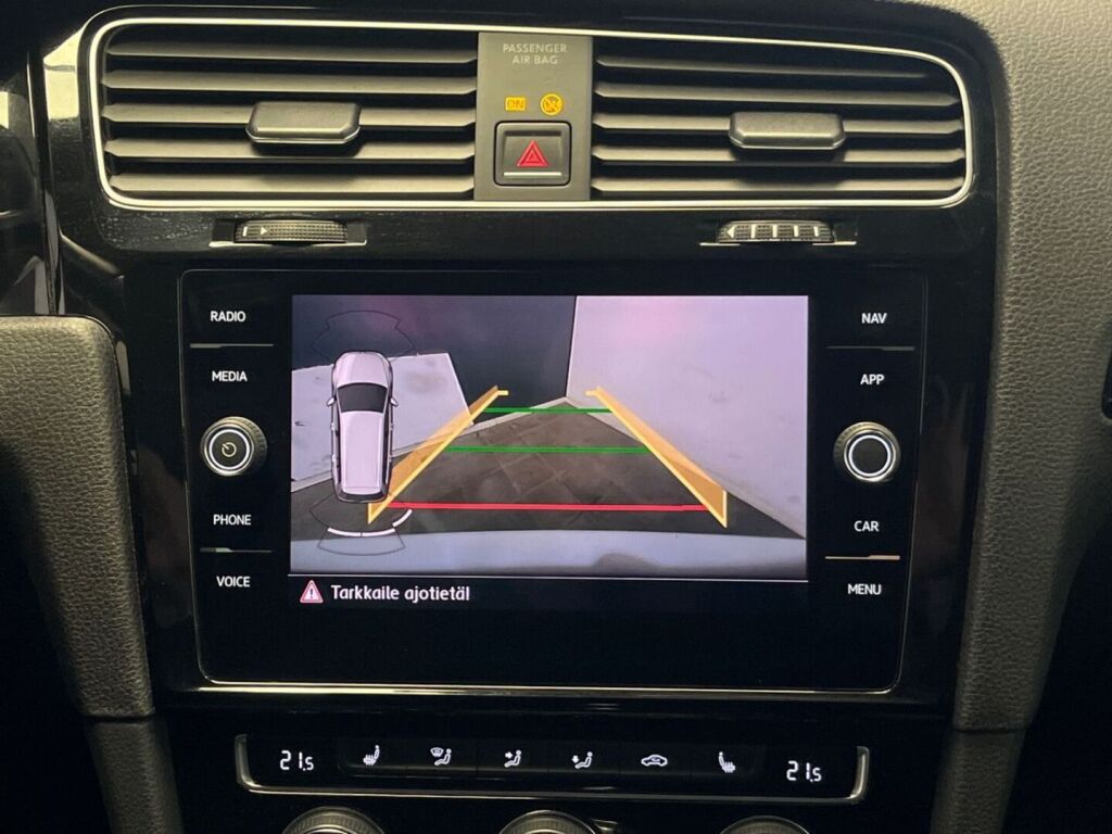 Volkswagen Golf 2018 Valkoinen
