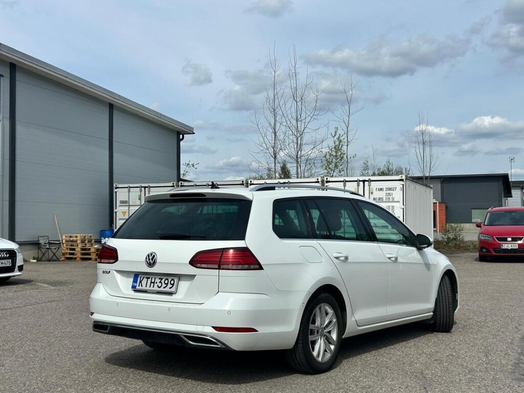 Volkswagen Golf 2018 Valkoinen