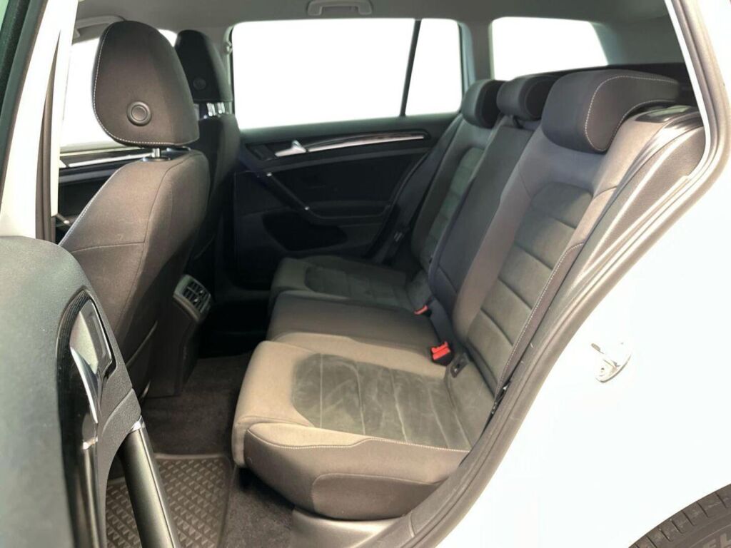 Volkswagen Golf 2018 Valkoinen