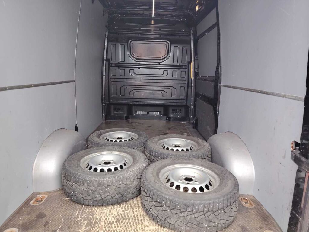 Volkswagen Crafter 2019 Musta