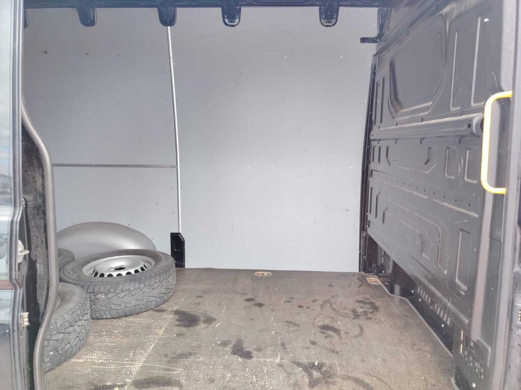 Volkswagen Crafter 2019 Musta