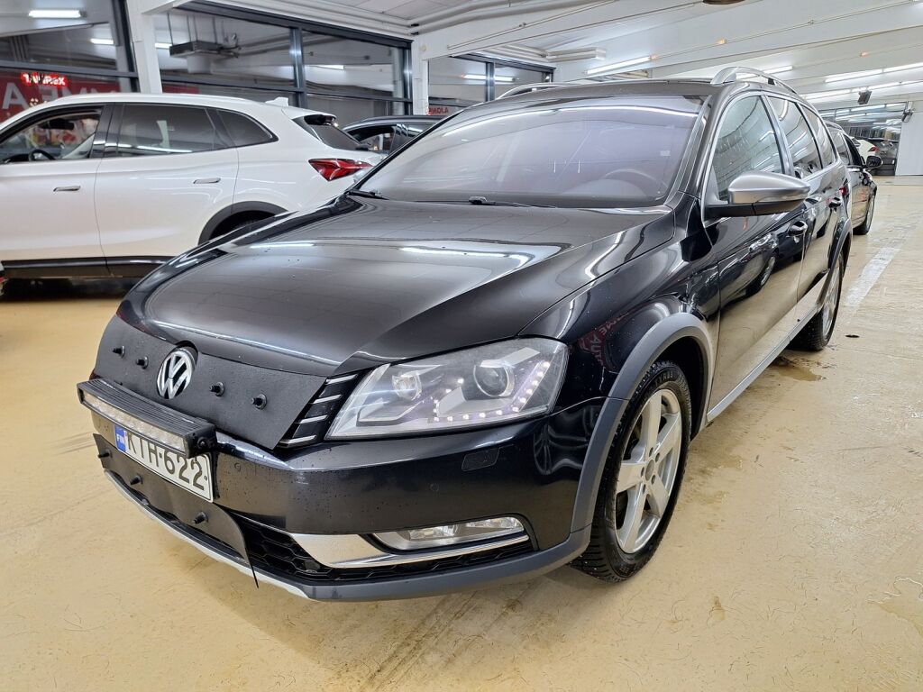 Volkswagen Passat 2014 Musta