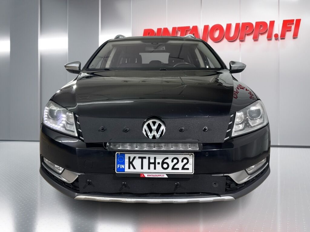 Volkswagen Passat 2014 Musta