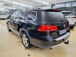 Volkswagen Passat 2014 Musta