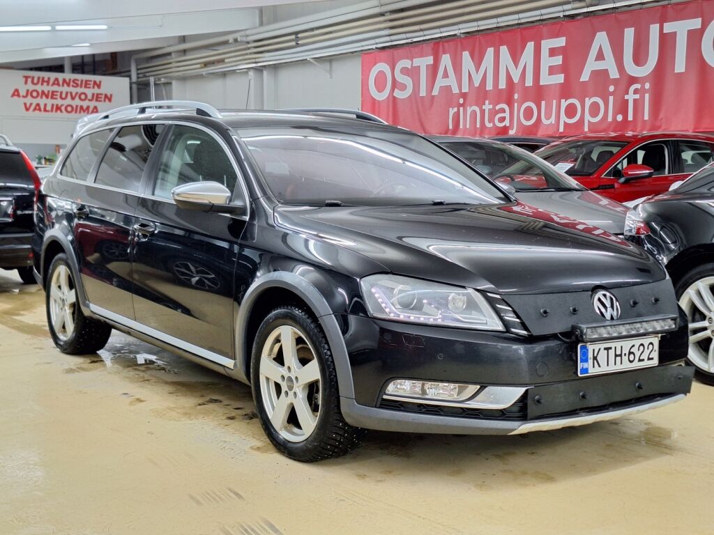 Volkswagen Passat 2014 Musta