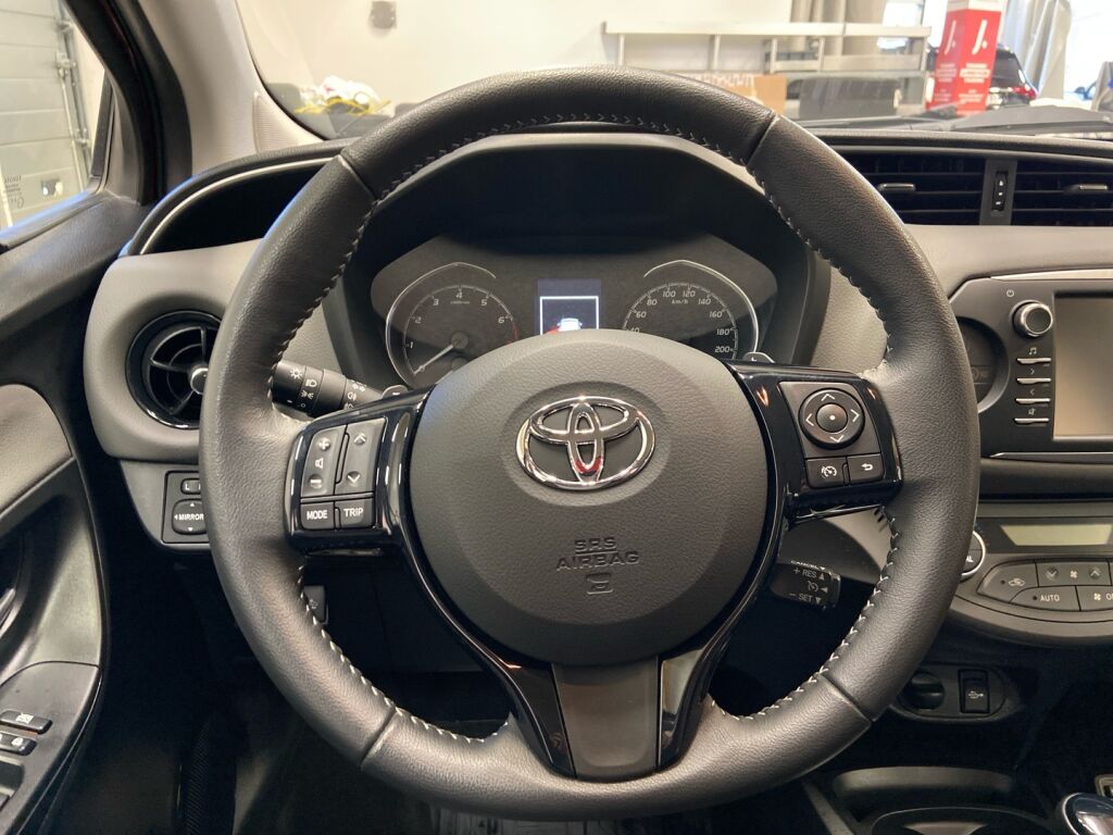 Toyota Yaris 2018 Punainen