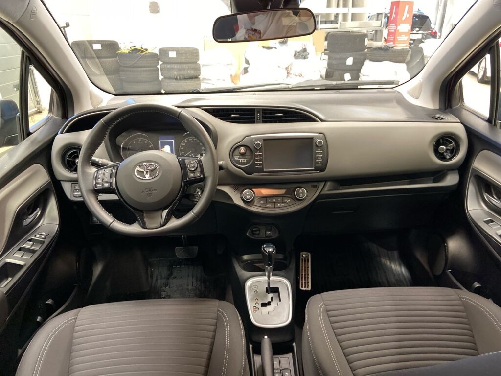 Toyota Yaris 2018 Punainen