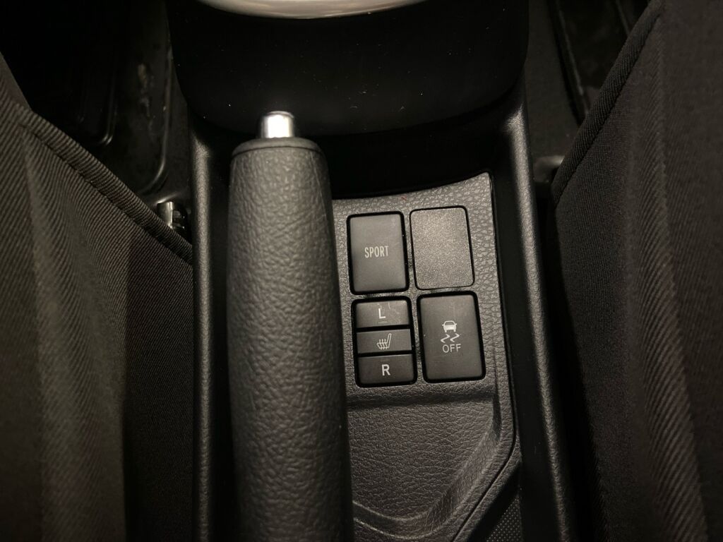 Toyota Yaris 2018 Punainen