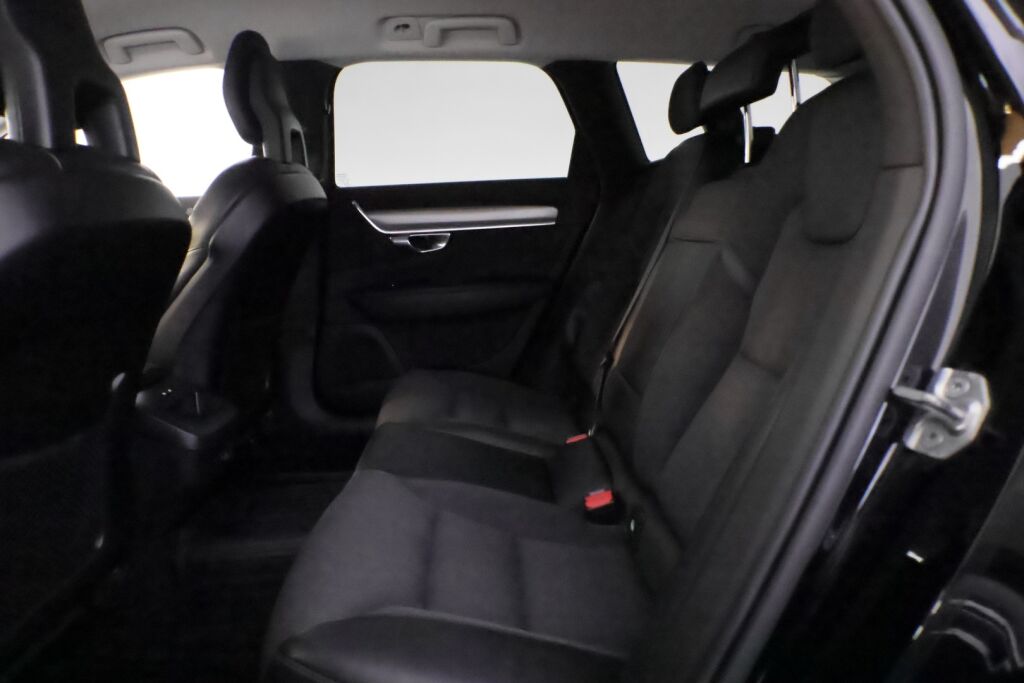 Volvo V90 2018 Musta