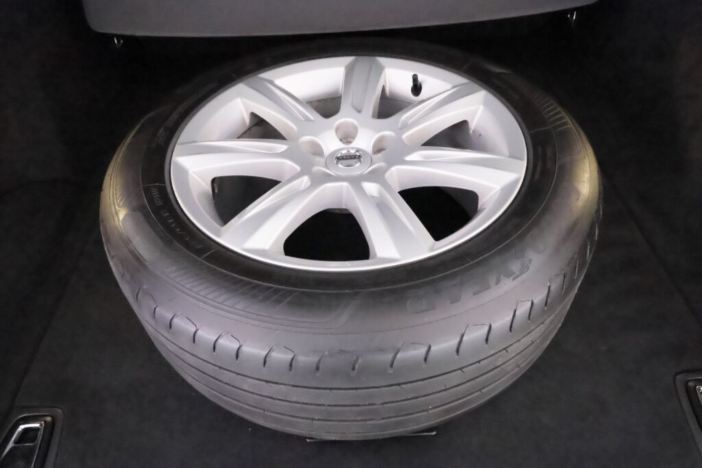 Volvo V90 2018 Musta