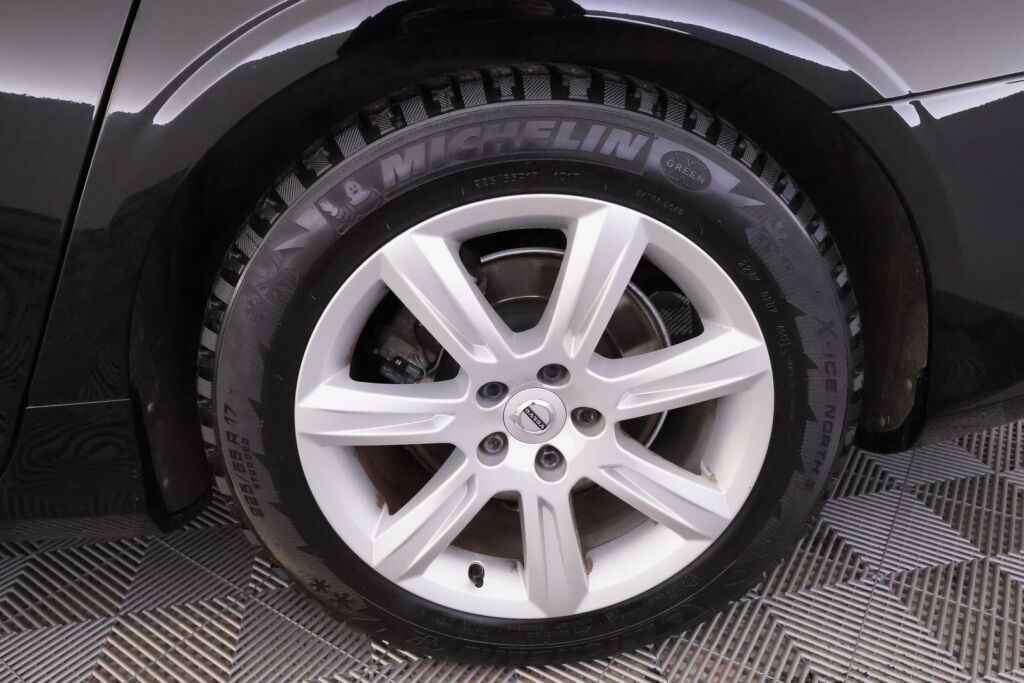 Volvo V90 2018 Musta