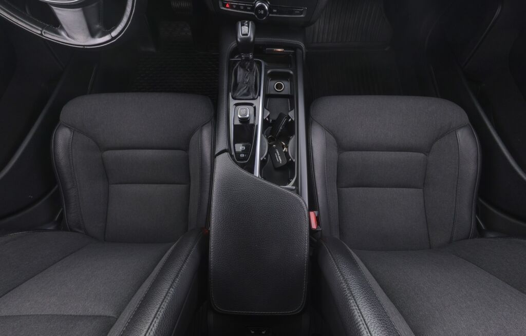 Volvo V90 2018 Musta