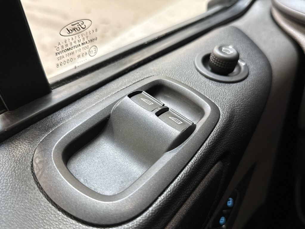 Ford Transit Custom 2018 Musta