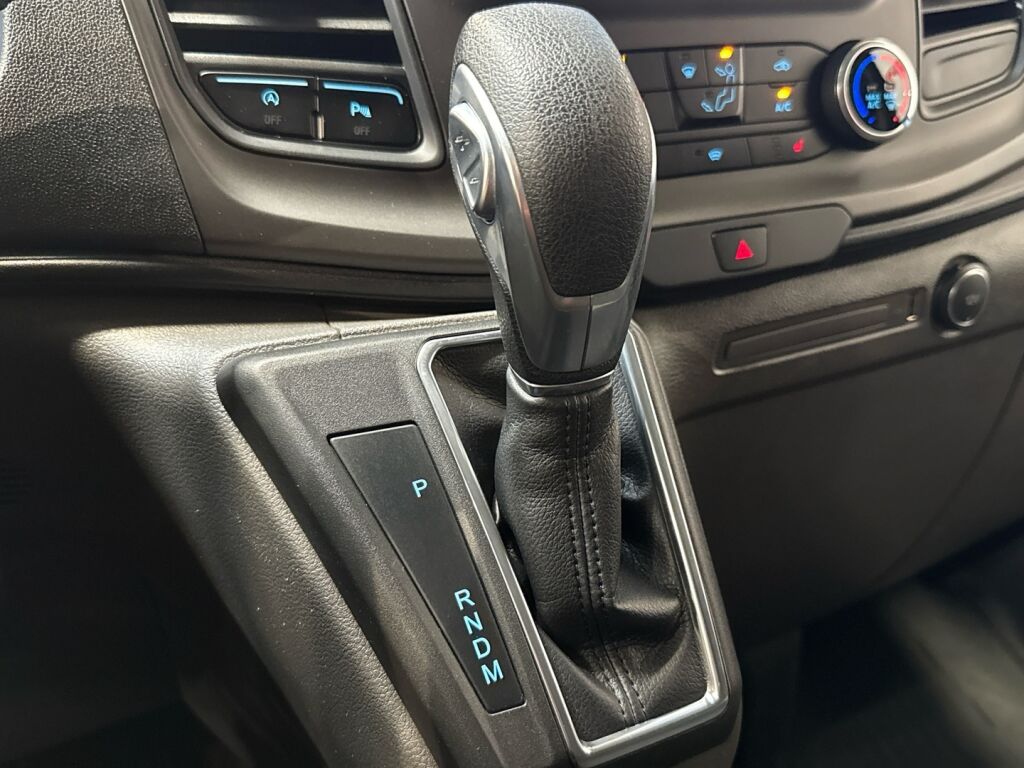 Ford Transit Custom 2018 Musta