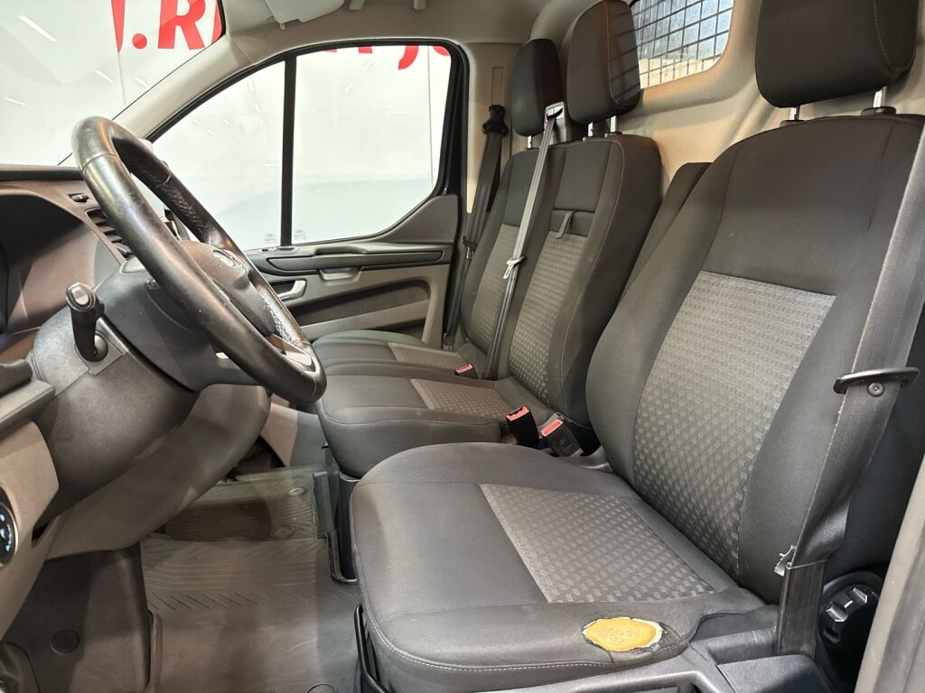 Ford Transit Custom 2018 Musta