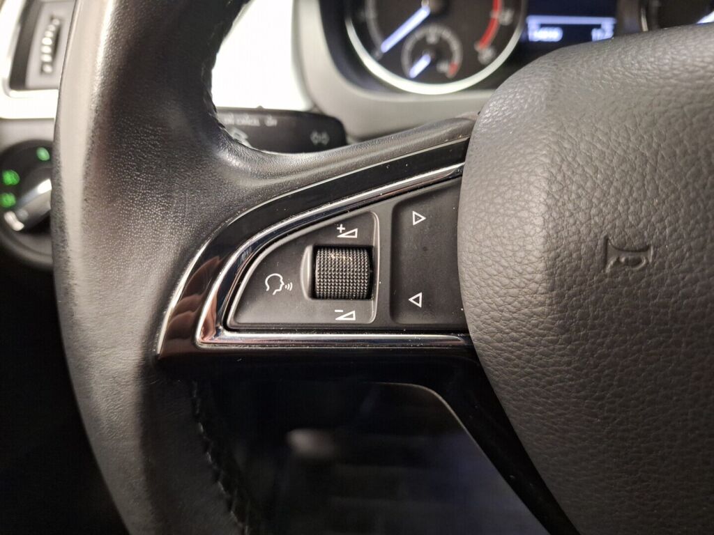 Skoda Rapid 2018 Valkoinen