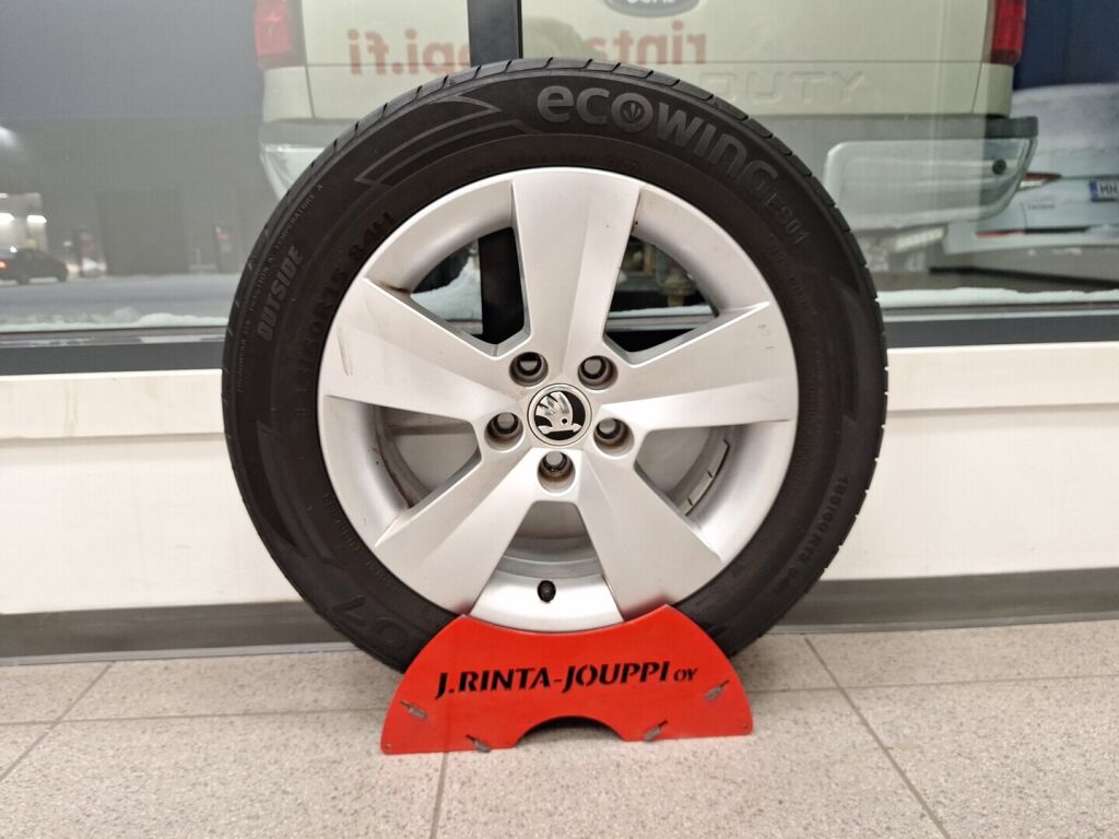 Skoda Rapid 2018 Valkoinen