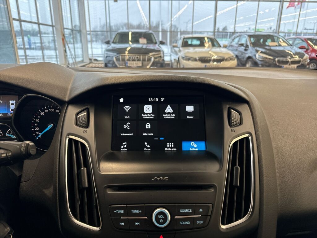 Ford Focus 2018 Punainen