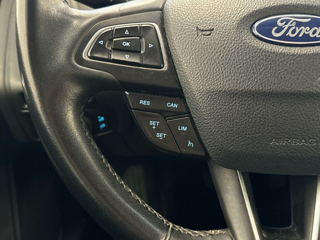 Ford Focus 2018 Punainen