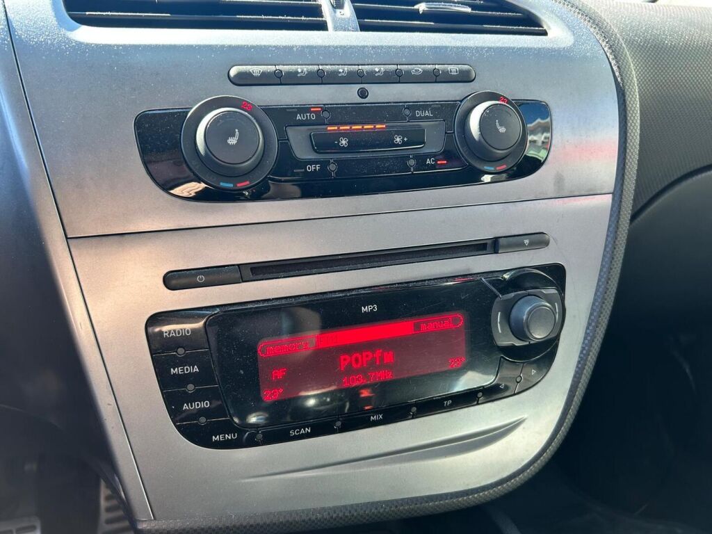 Seat Leon 2010 Musta