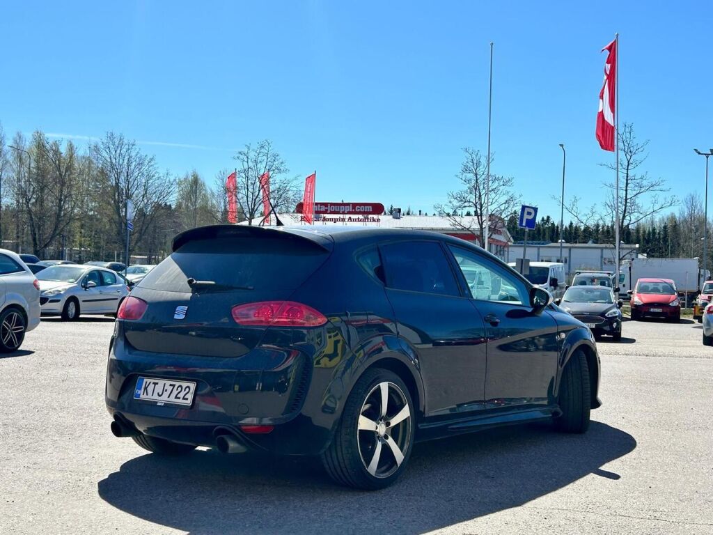 Seat Leon 2010 Musta