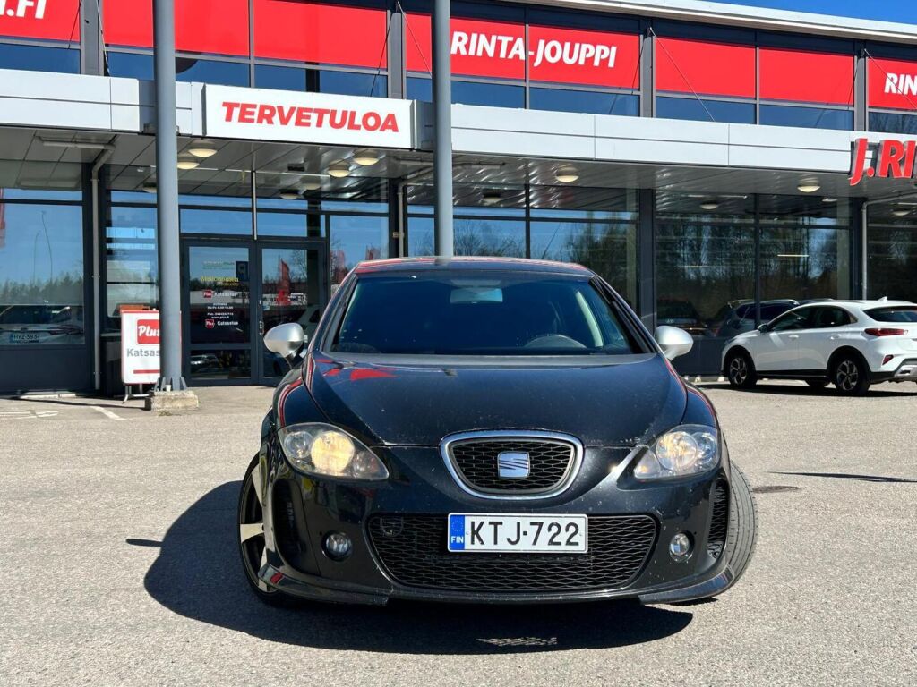Seat Leon 2010 Musta