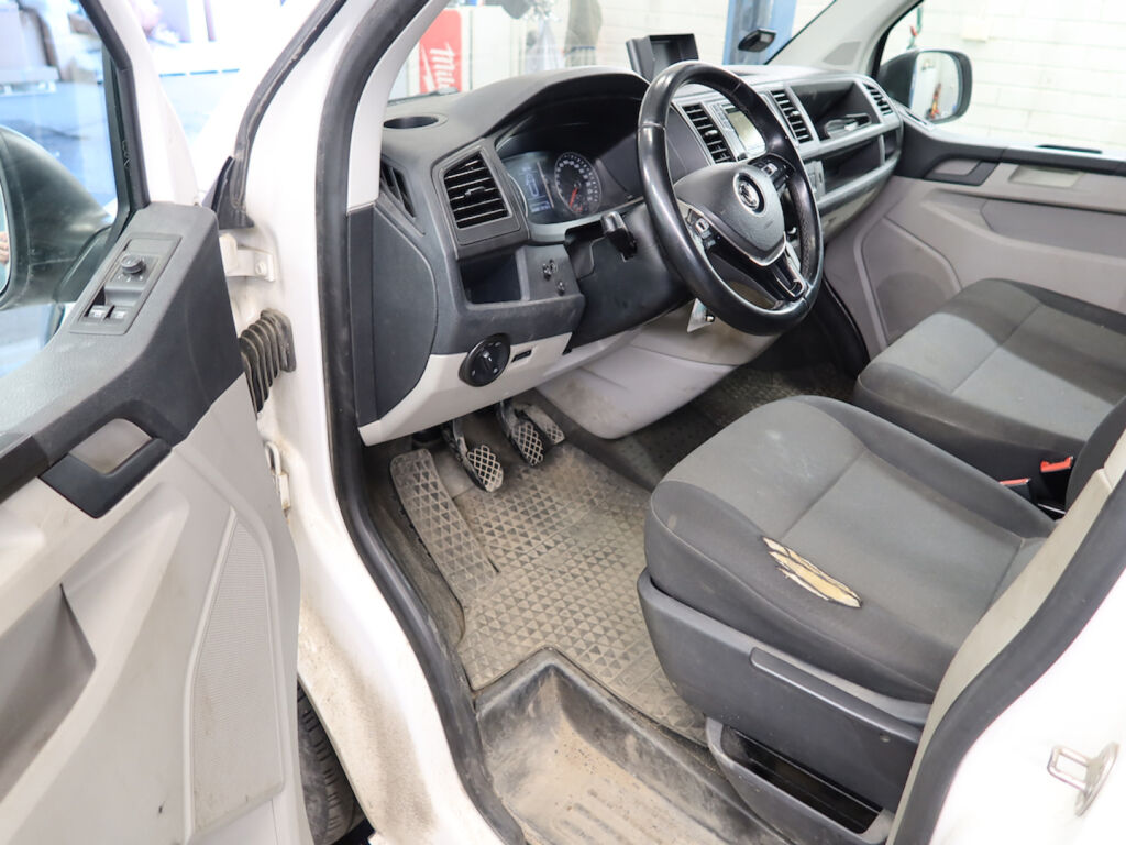 Volkswagen Transporter 2019 Valkoinen