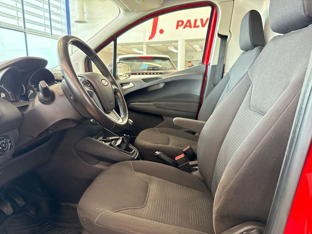 Ford Transit Courier 2018 Punainen