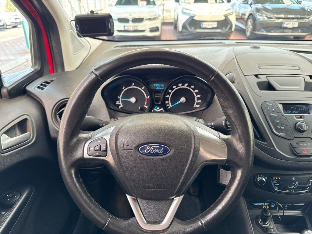 Ford Transit Courier 2018 Punainen