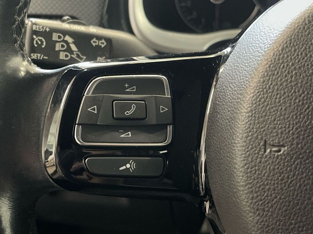 Volkswagen Beetle 2012 Hopea