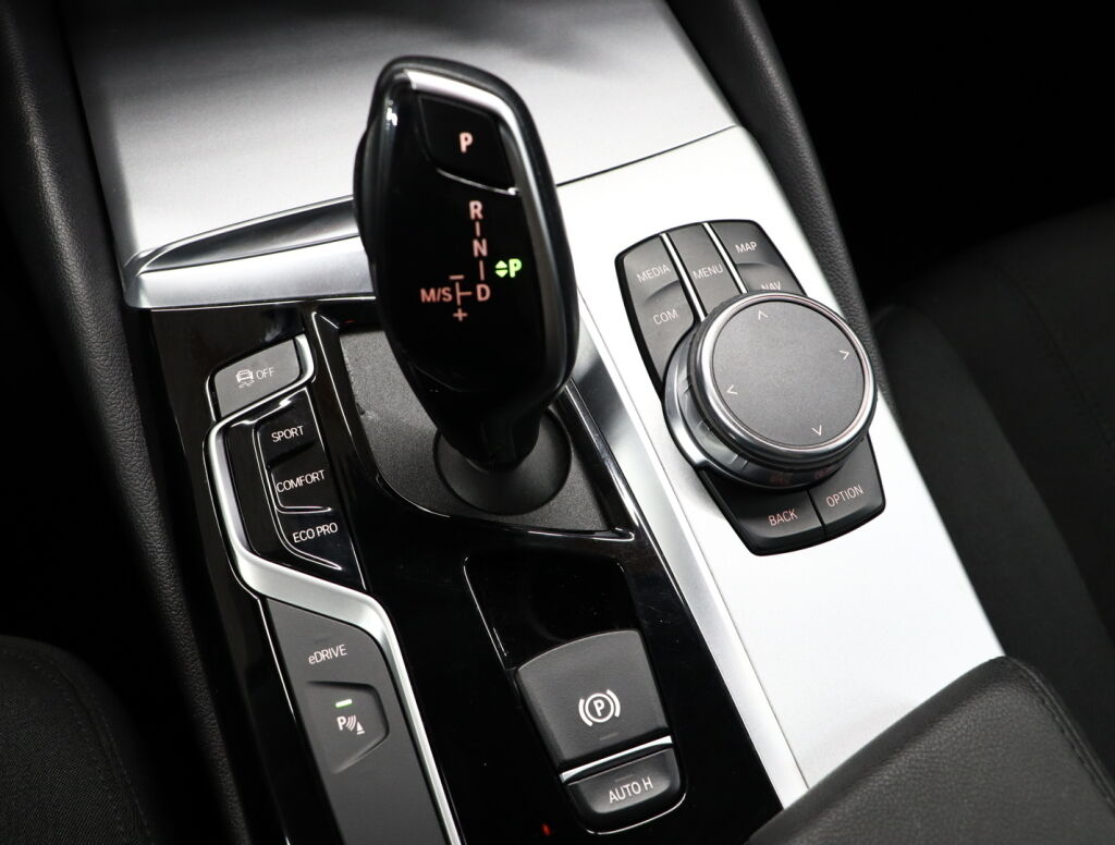 BMW 530 2019 Valkoinen