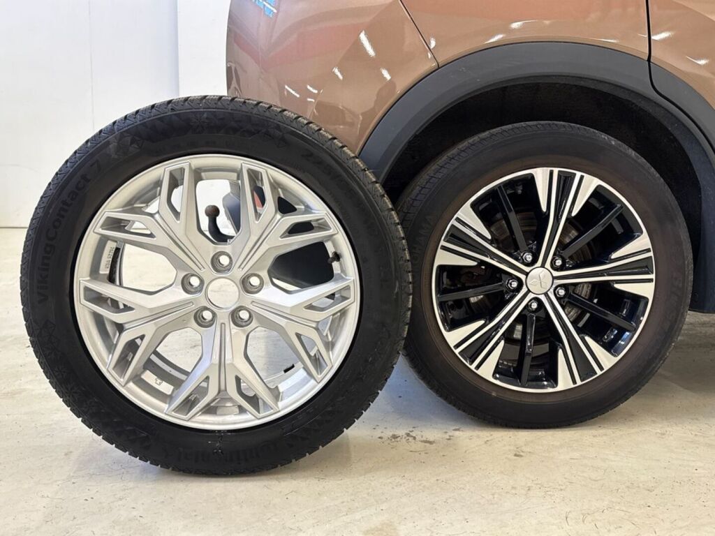 Mitsubishi Eclipse Cross 2018 Ruskea (beige)