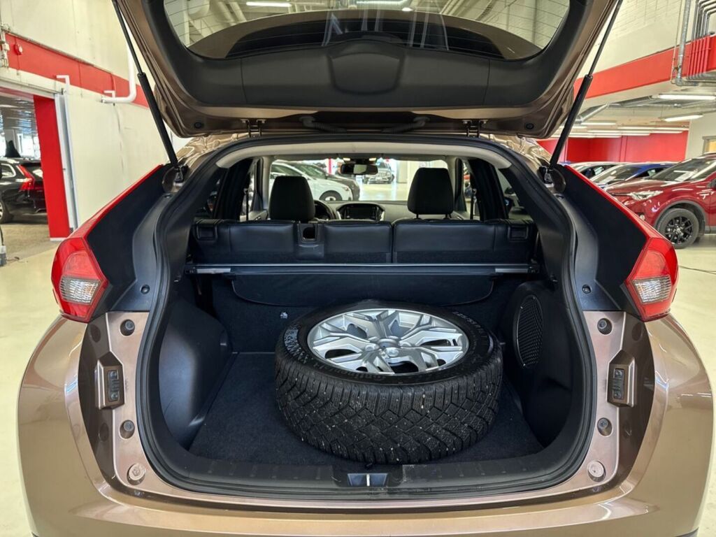 Mitsubishi Eclipse Cross 2018 Ruskea (beige)