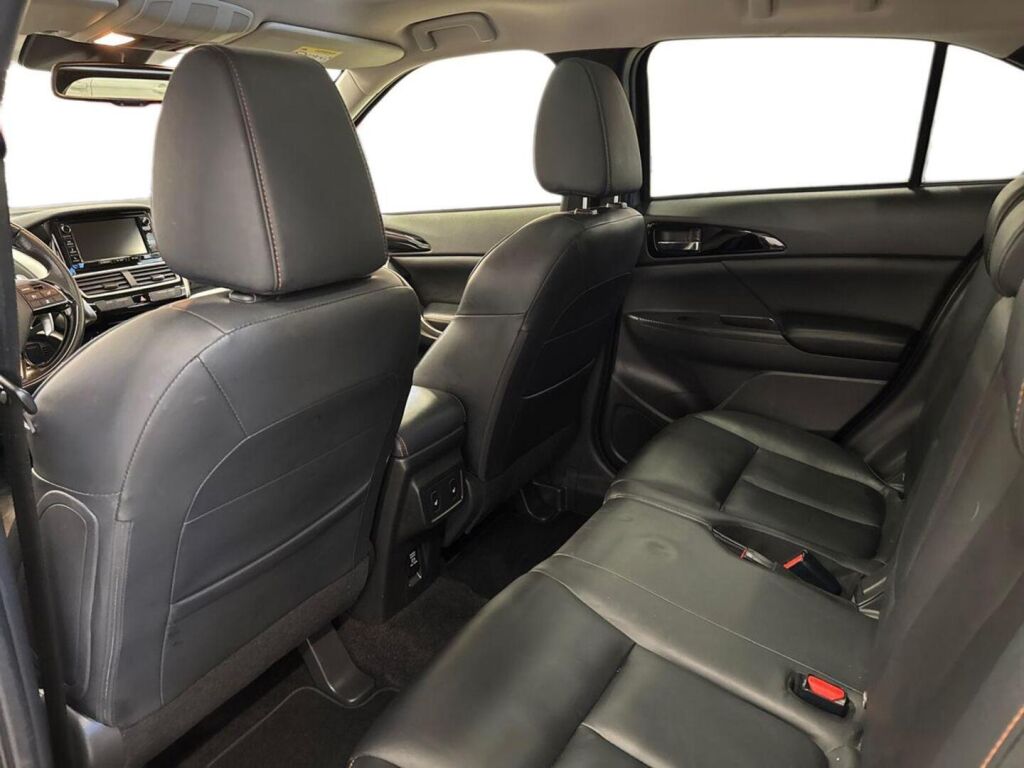 Mitsubishi Eclipse Cross 2018 Ruskea (beige)