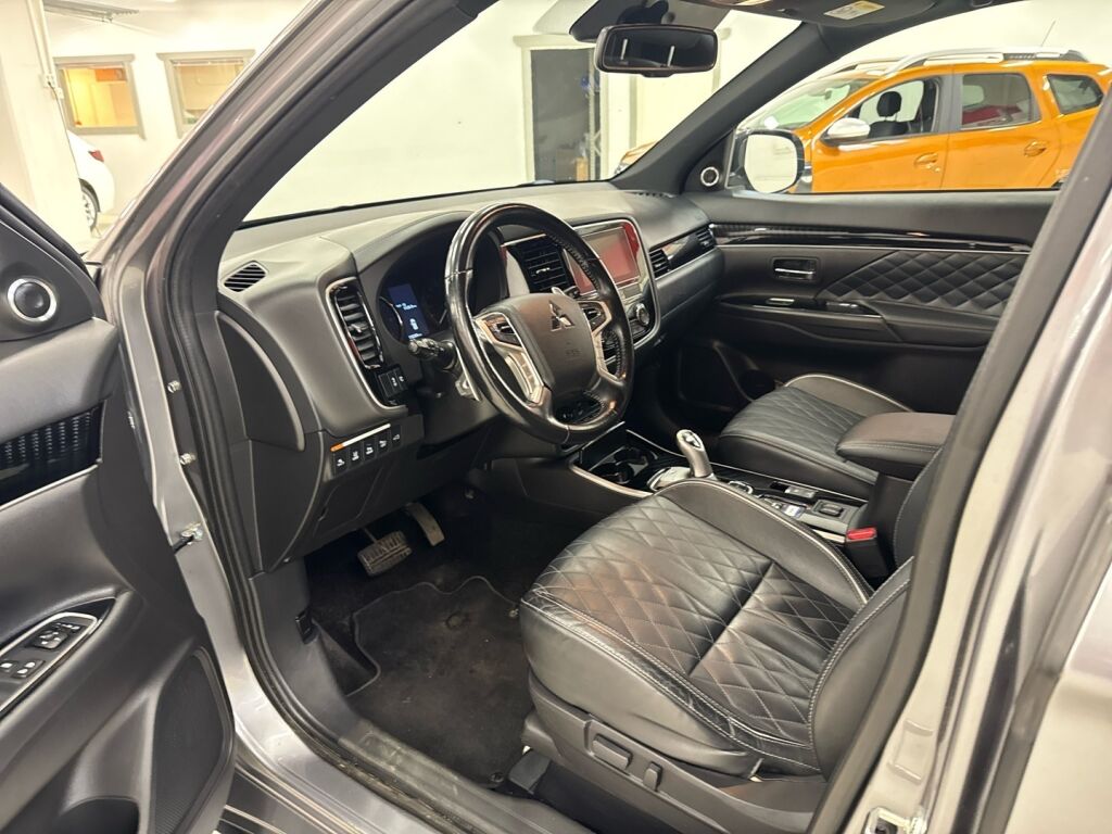 Mitsubishi Outlander PHEV 2018 Harmaa