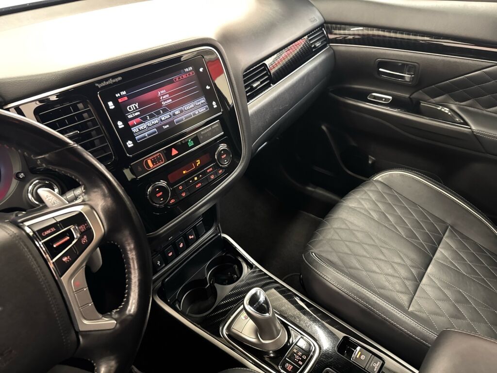 Mitsubishi Outlander PHEV 2018 Harmaa