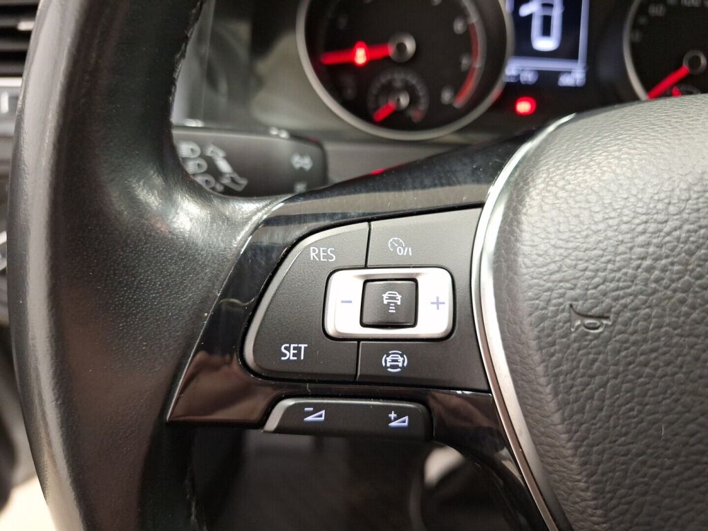 Volkswagen Golf 2019 Harmaa