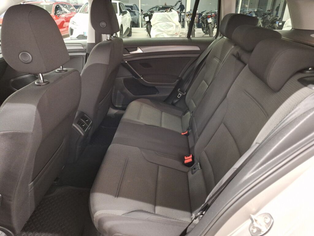 Volkswagen Golf 2019 Harmaa