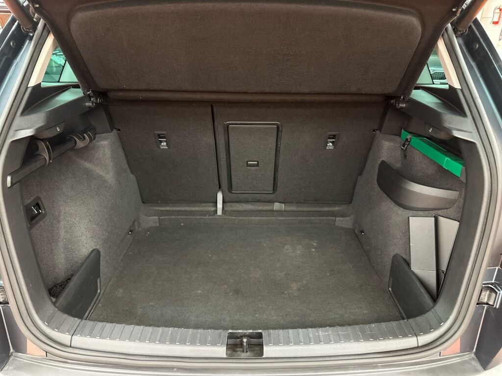 Skoda Karoq 2019 Harmaa