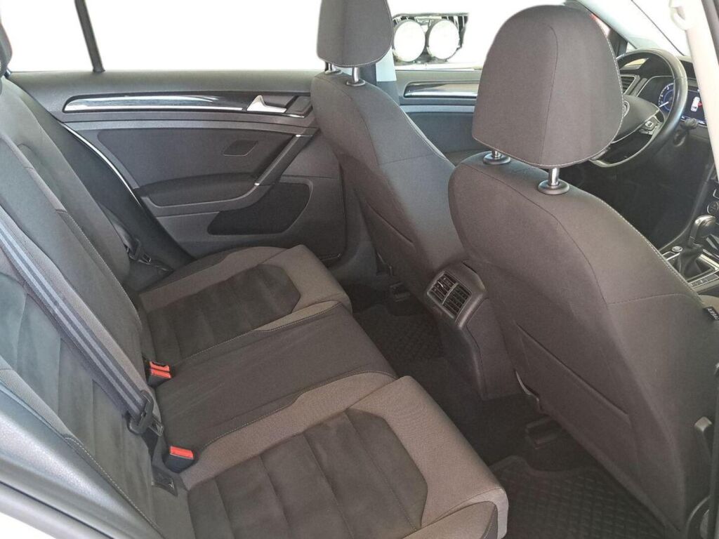Volkswagen Golf 2019 Valkoinen