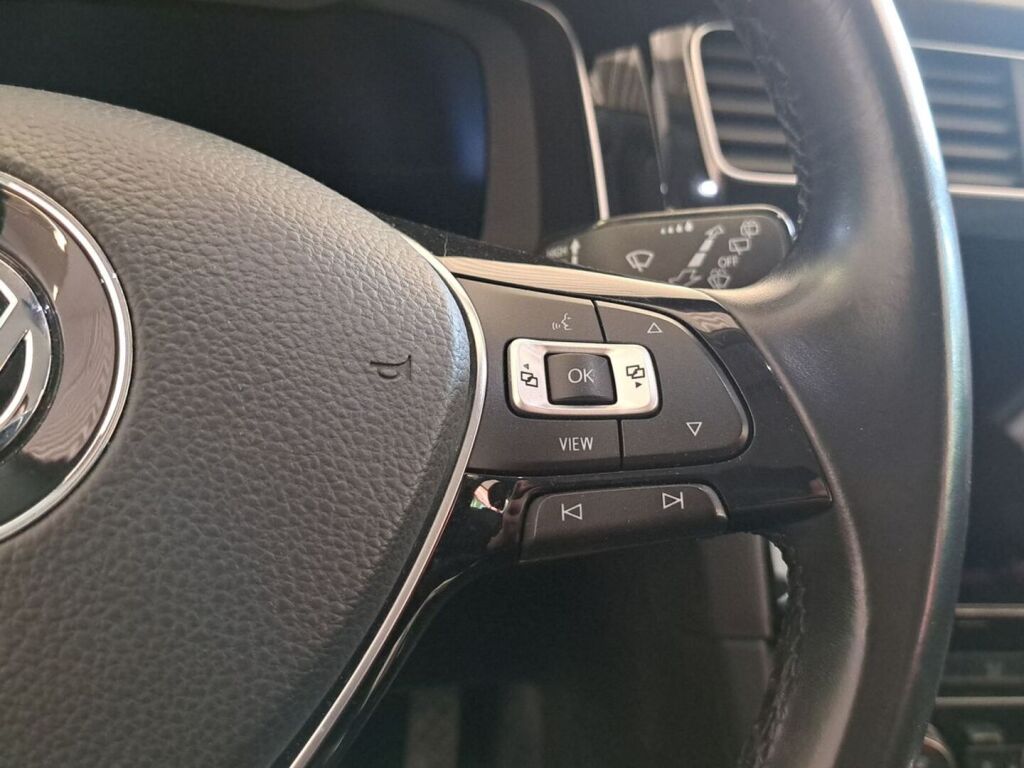 Volkswagen Golf 2019 Valkoinen