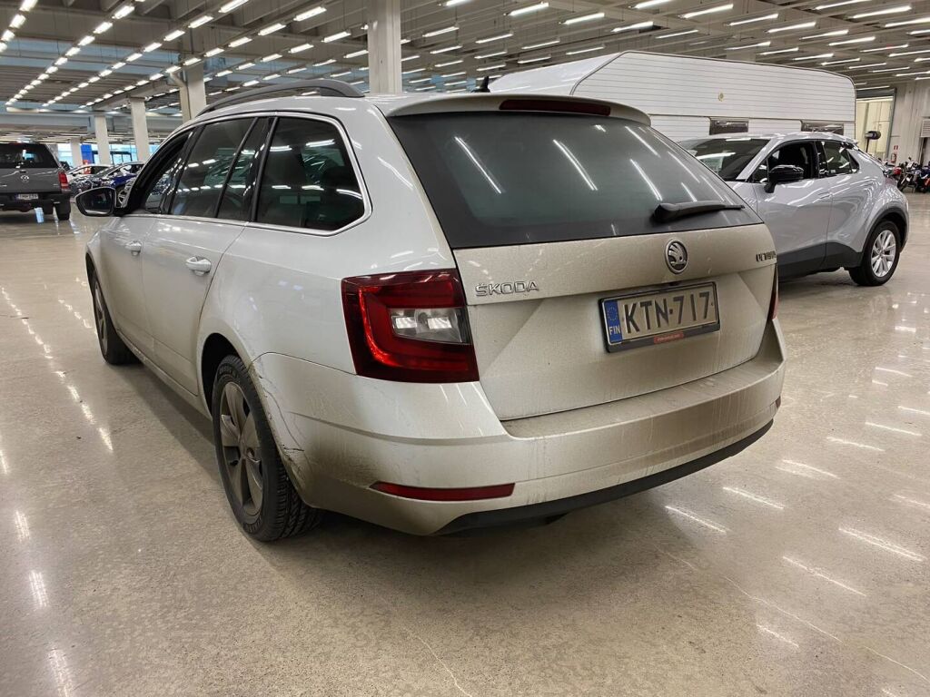 Skoda Octavia 2018 Valkoinen