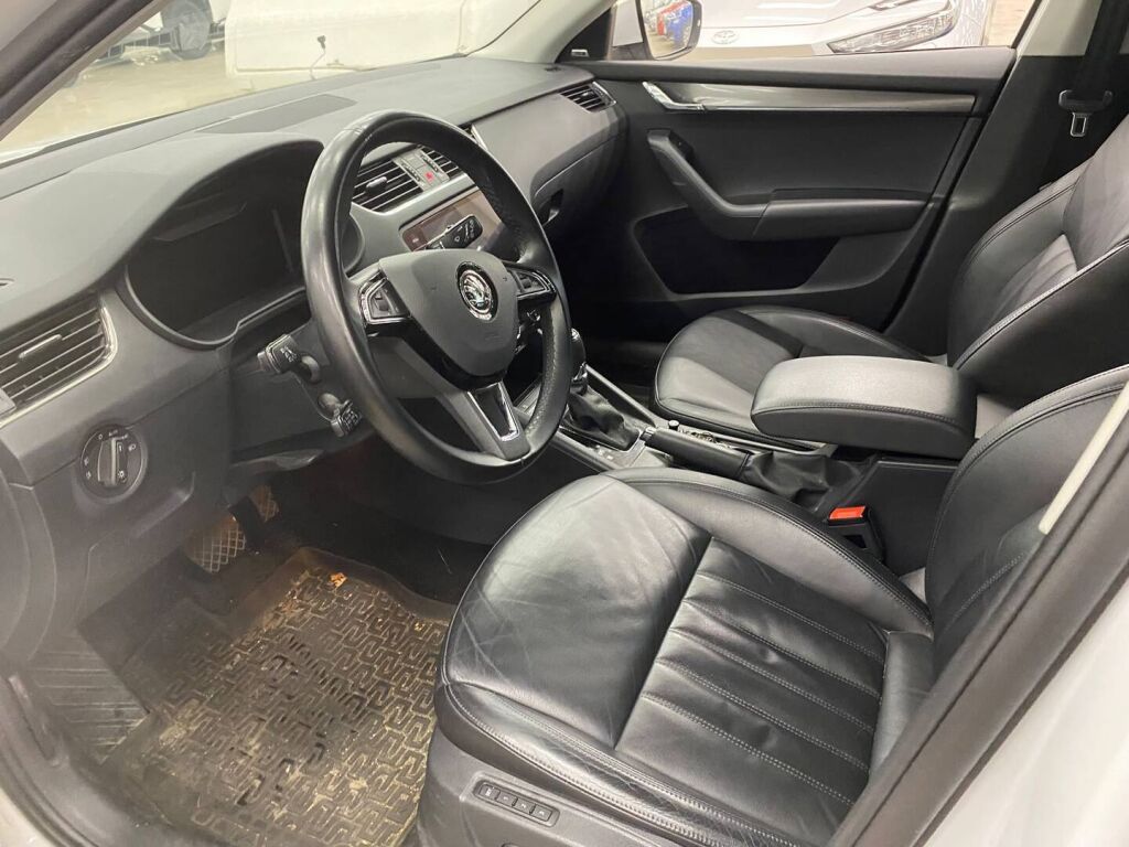 Skoda Octavia 2018 Valkoinen