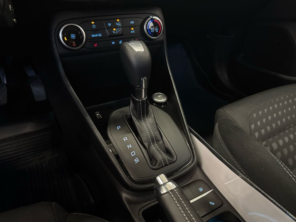 Ford Fiesta 2018 Punainen