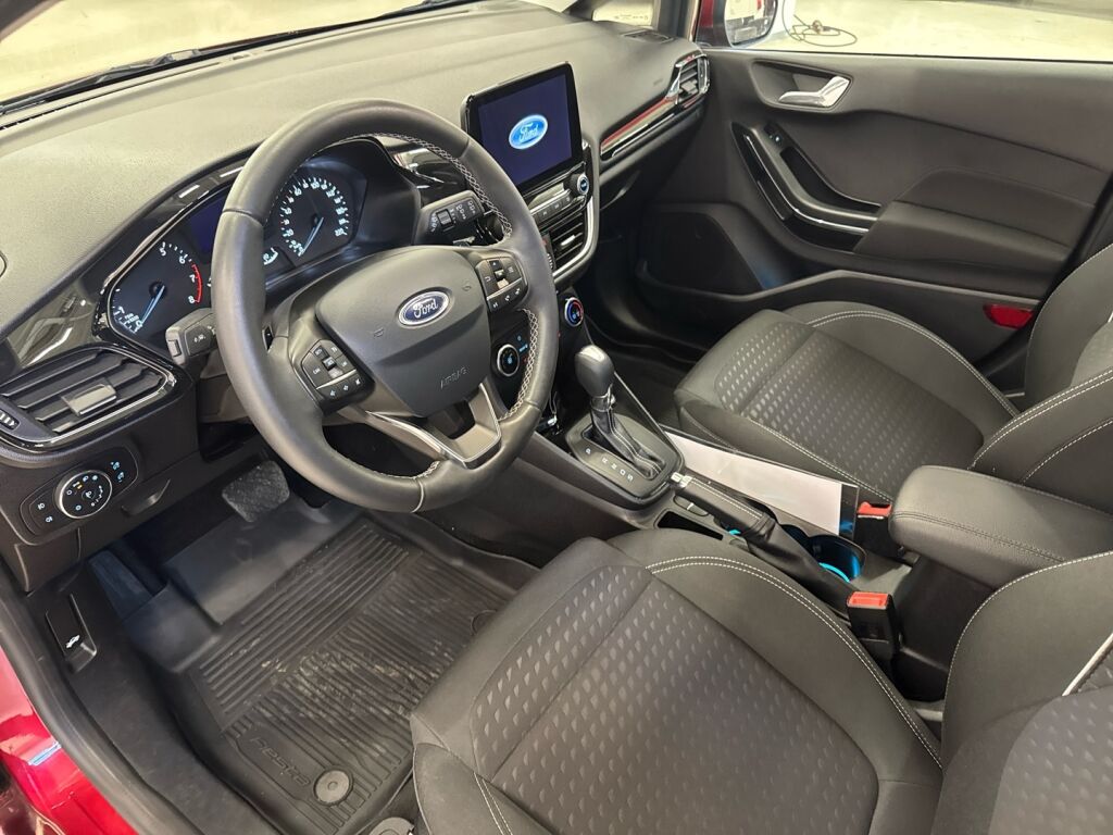 Ford Fiesta 2018 Punainen