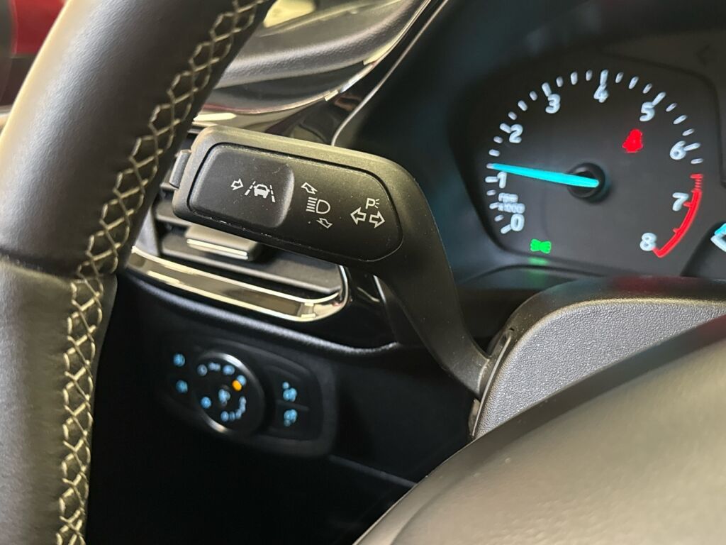 Ford Fiesta 2018 Punainen